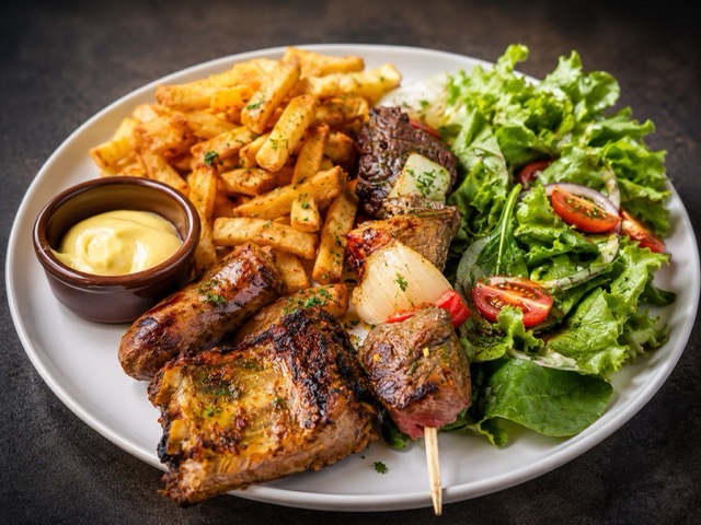 Mix grill saucisses, ribs, boeuf